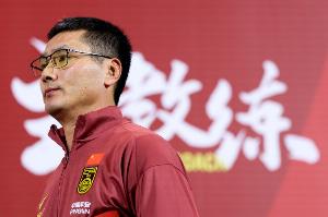 邵佳一信心满满预测逆转？国足却以0-5惨遭痛击，球员们岂不成了无情的石灰？