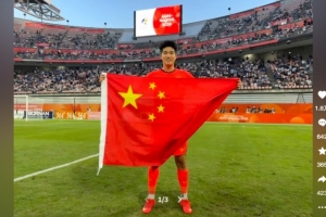 激战终章，彭啸点球绝杀！社交媒体上挥舞国旗，彭啸坚信信念之力量！
